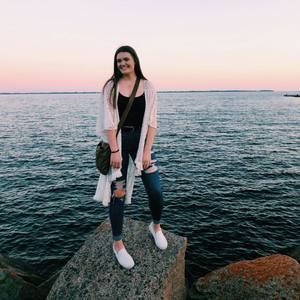 Meet your Posher, Becca